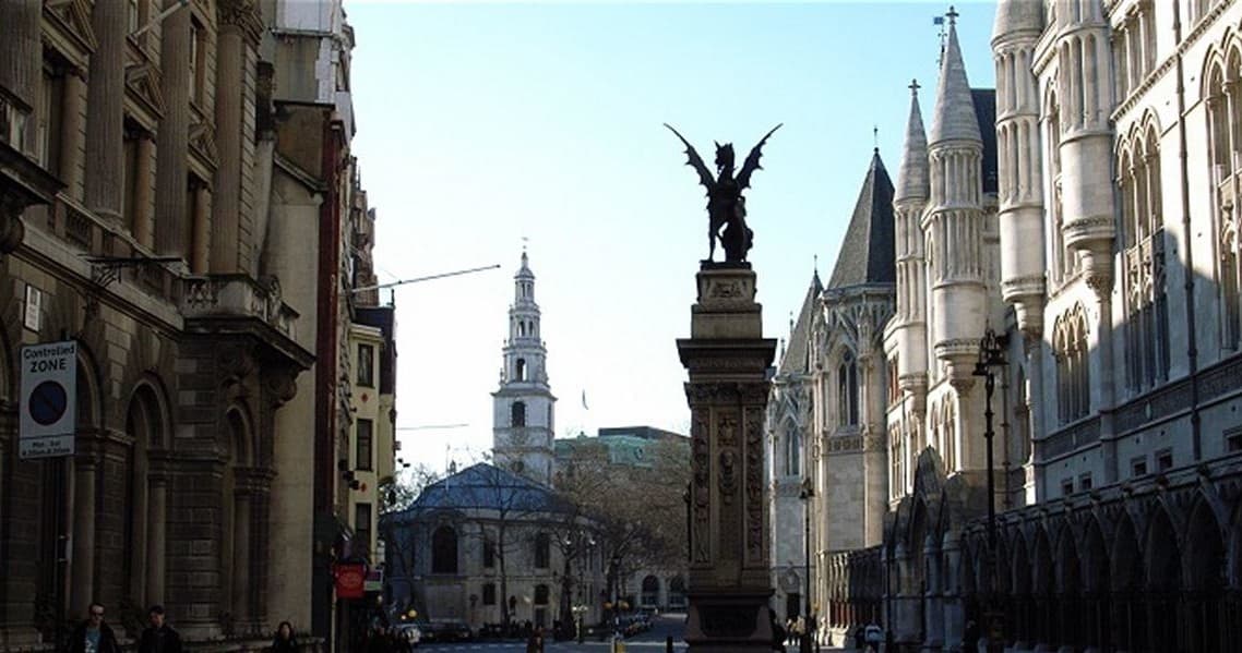Historical Walking Tour in London with Trame Storiche