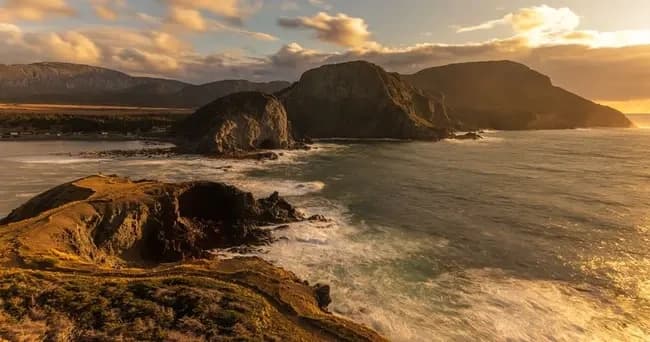 Newfoundland Fall Colours Photo Tour: Gros Morne, Bottle Cove & Wildlife — Oct 6–11, 2027