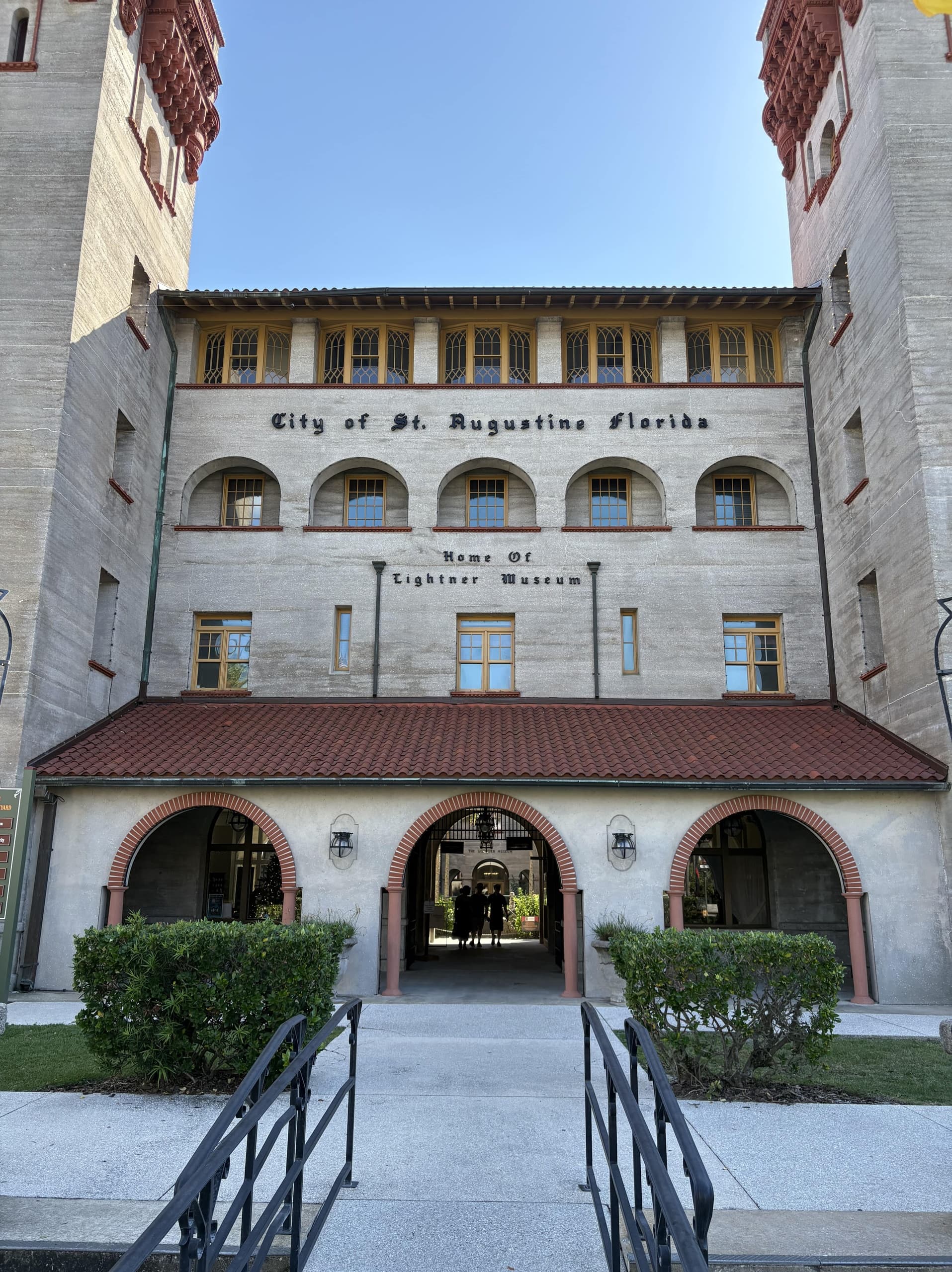 French Private Tour of St. Augustine: Coquina Forts, Riverfront & Hidden Alleys photo 1