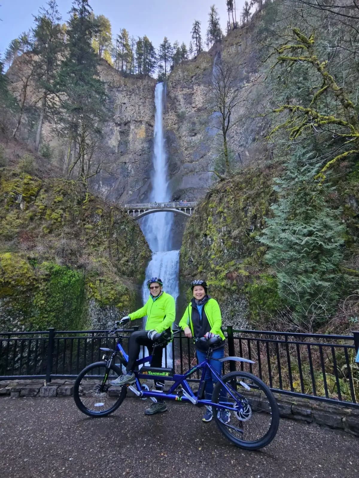 TandemEZ Columbia Gorge E-Bike Tour: Historic Highway, Waterfalls & Multnomah Falls