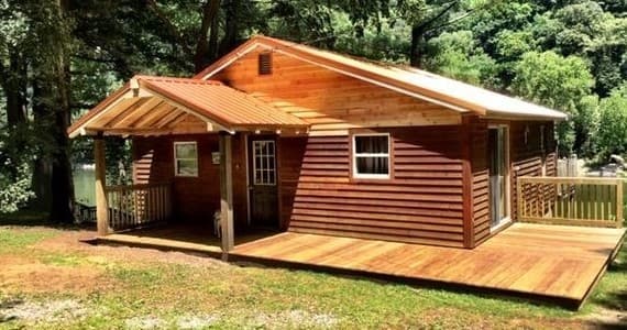 Experience Riverside Cottage: Historic New Riverfront Retreat in Thurmond, WV