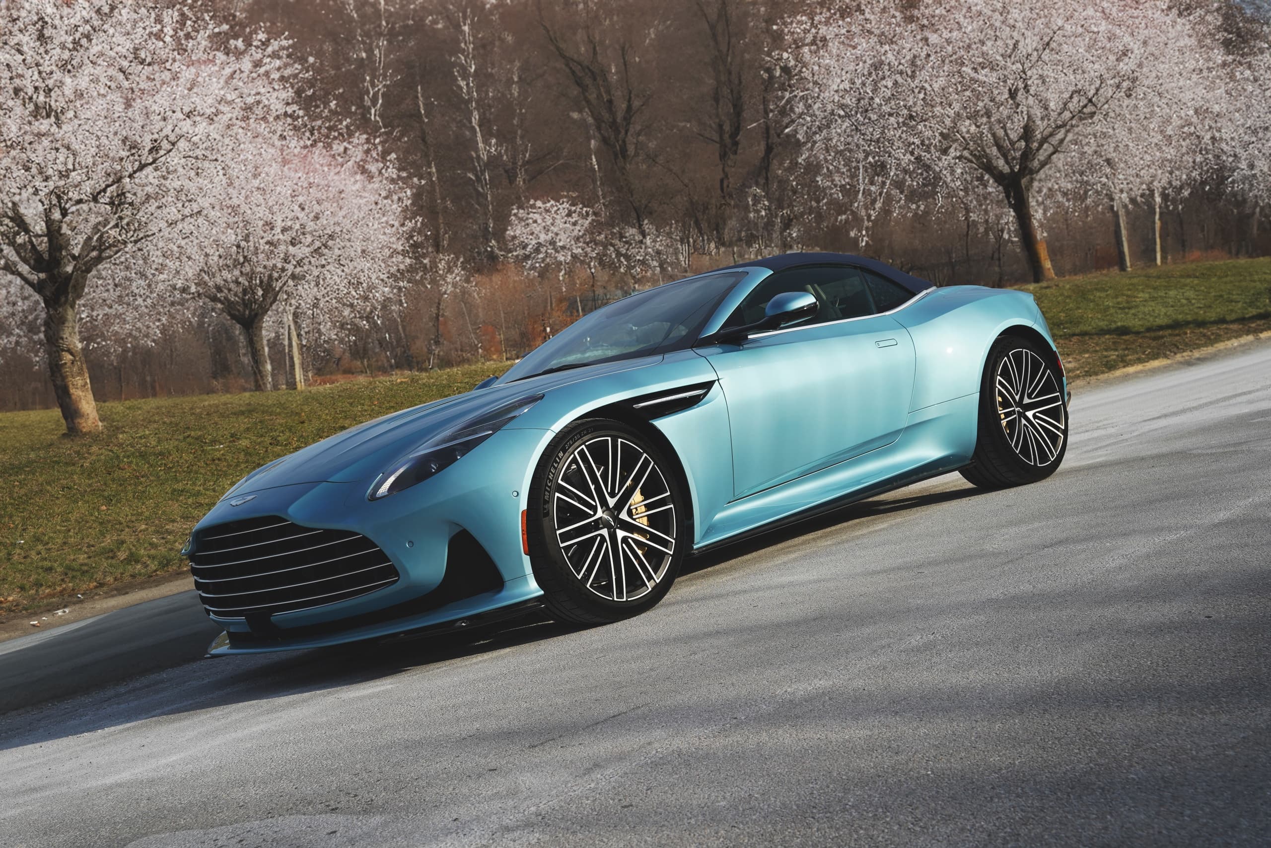 Aston Martin DB12 Super Tourer: Chicago V12 Driving Experience