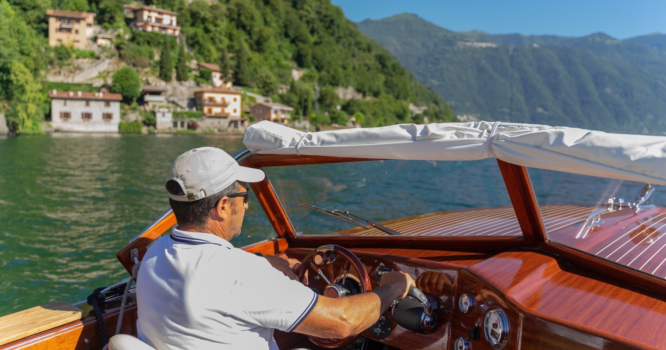 Luxury Boat Tour with Mostes Classic Boats on Lake Como photo 1