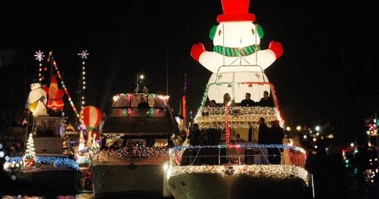 Water-Activities & BayWatch Boat Charters: Newport Harbor Holiday Cruise