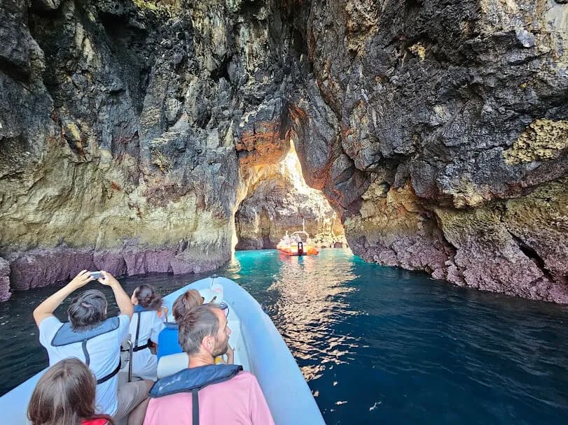 Sailing Arrábida: Fossil Cliffs, Sea Caves & Cabo Espichel on a 4-Hour Boat Tour