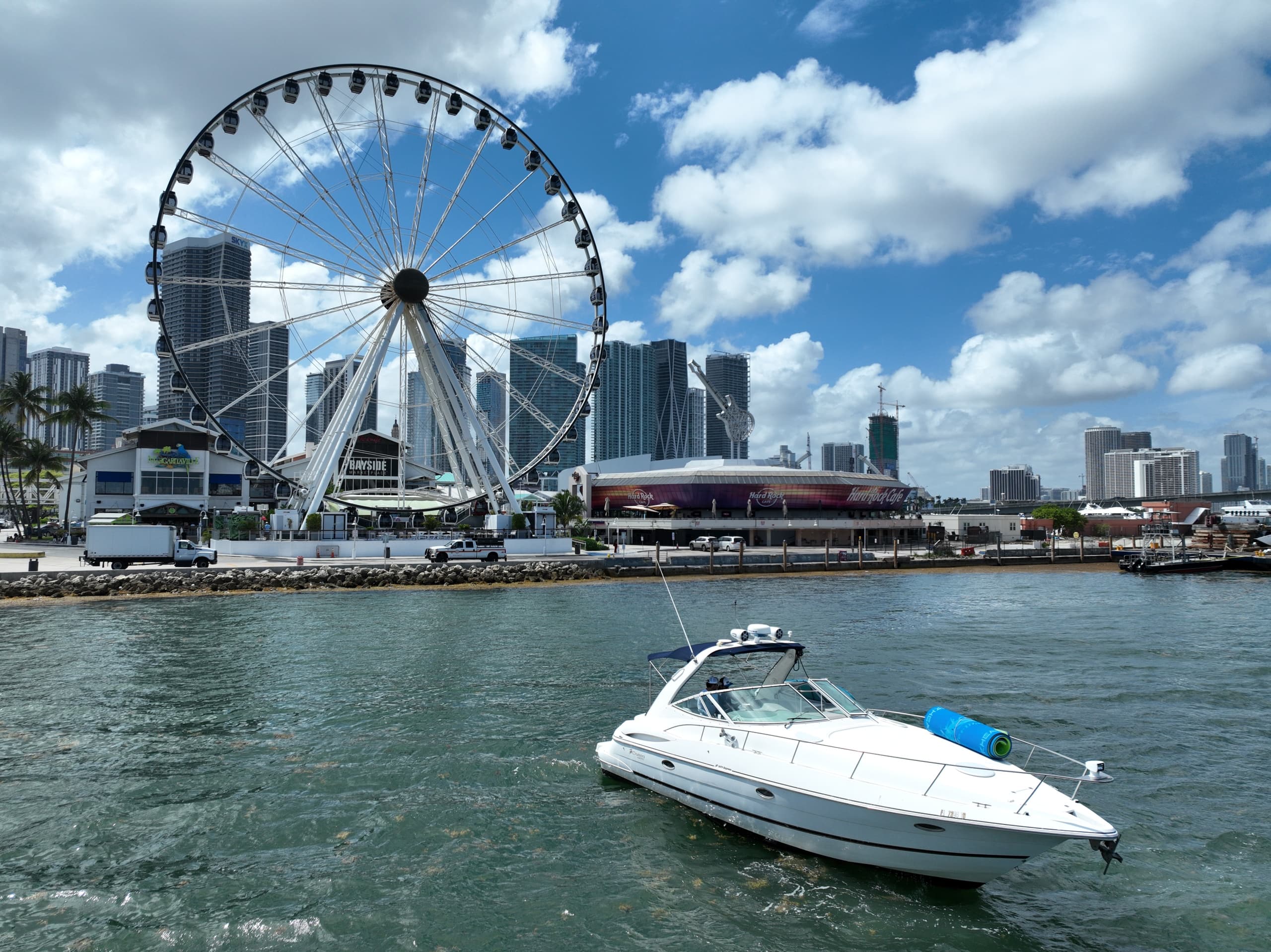 Boat Charters: Cruiser Yacht 37 by Altamar Trade LLC