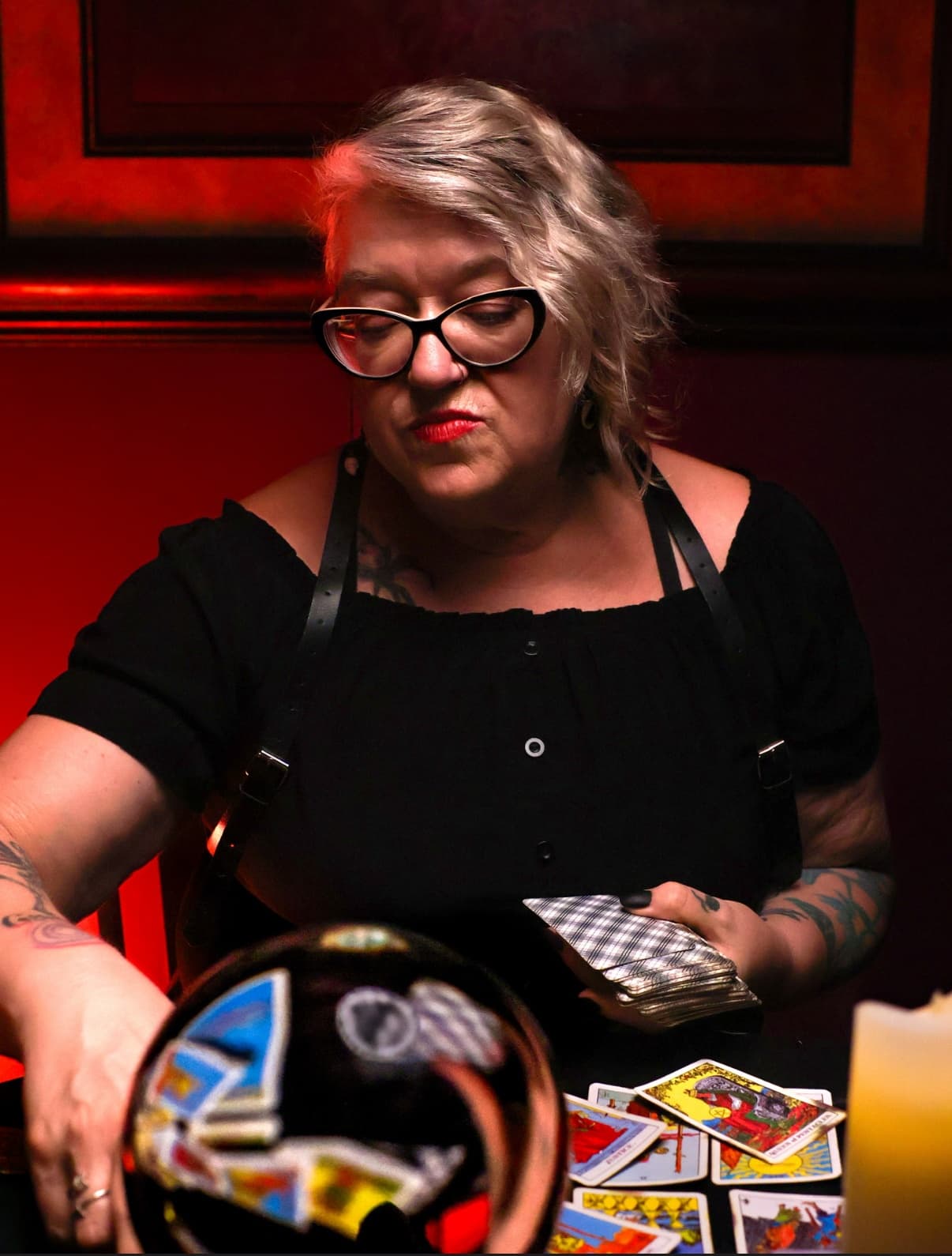 Unlock Personal Insights with Psychic Readings in Mesa’s Seance Room