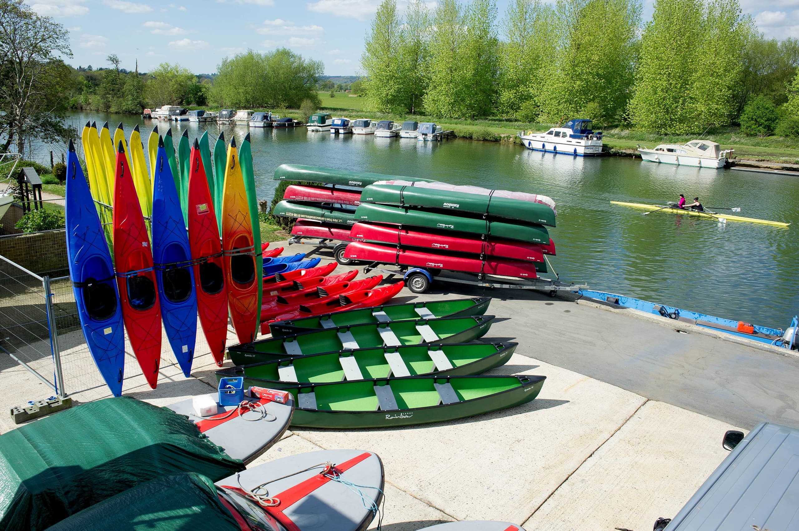 Full-Day Boat Hire on the Thames with Thames Canoe Hire