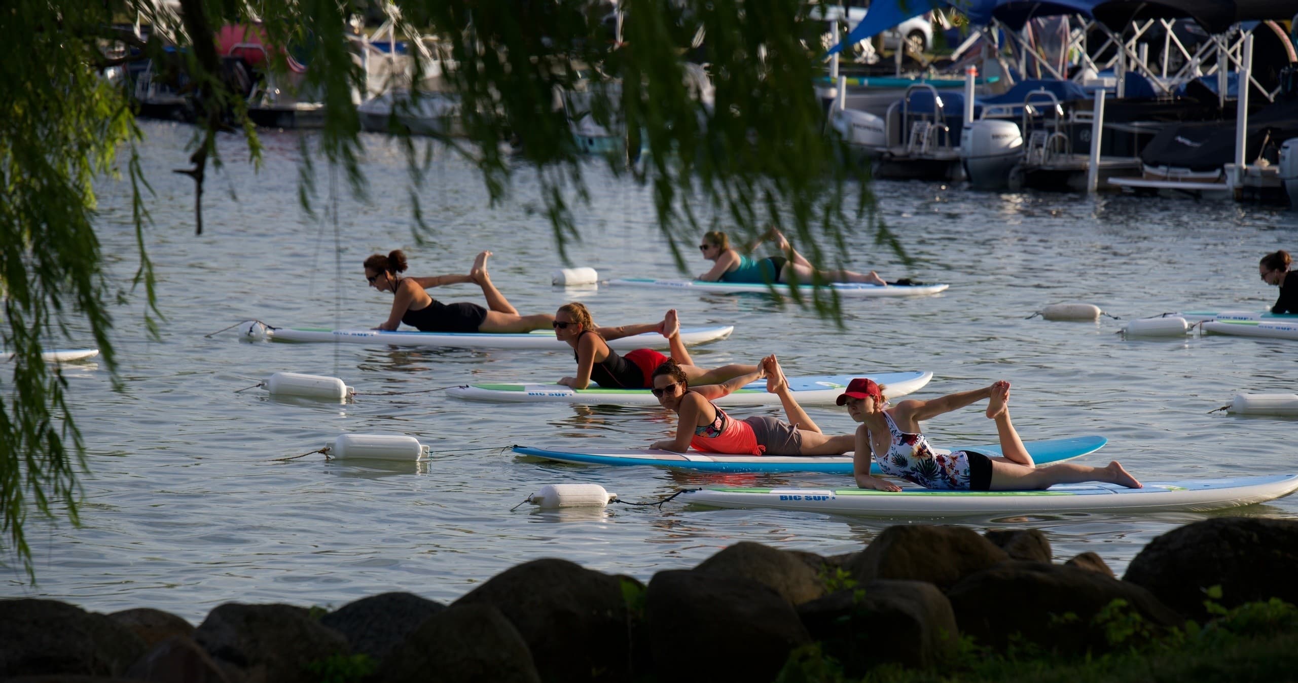 Water-Activities: SUP Yoga at Canandaigua Lake