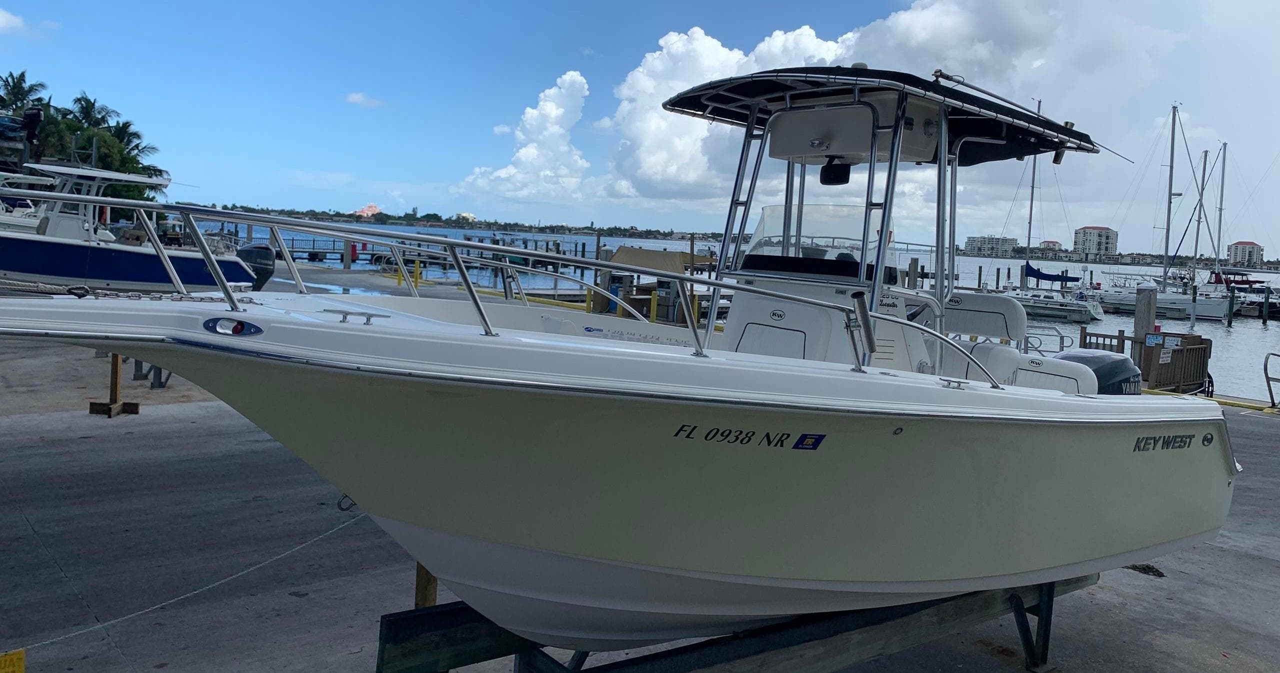 Explore St. Petersburg Waters on 22′ Key West Boat Rental