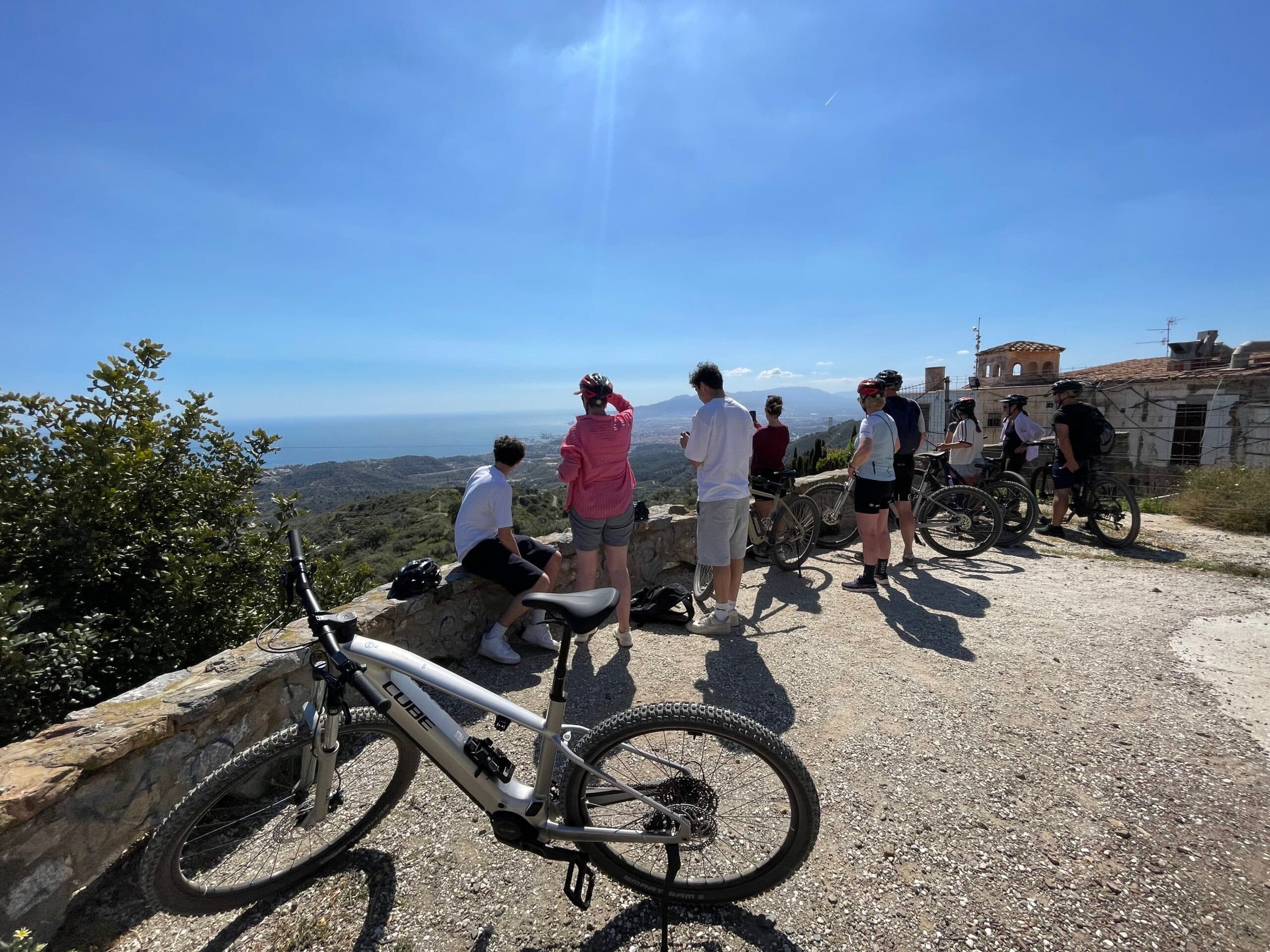 Coastal Tapas Route with Sea Views — Relaxed 4-Hour Málaga Experience