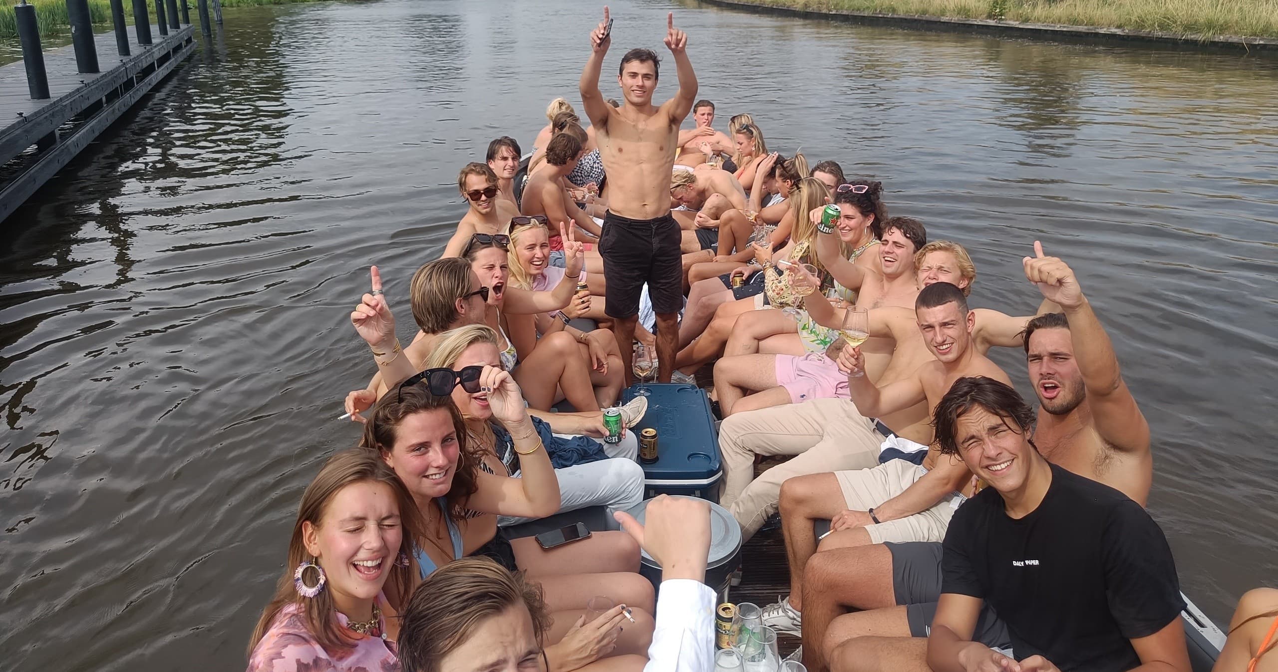 Private boat rental with unlimited drinks on Schuitendiep, Groningen