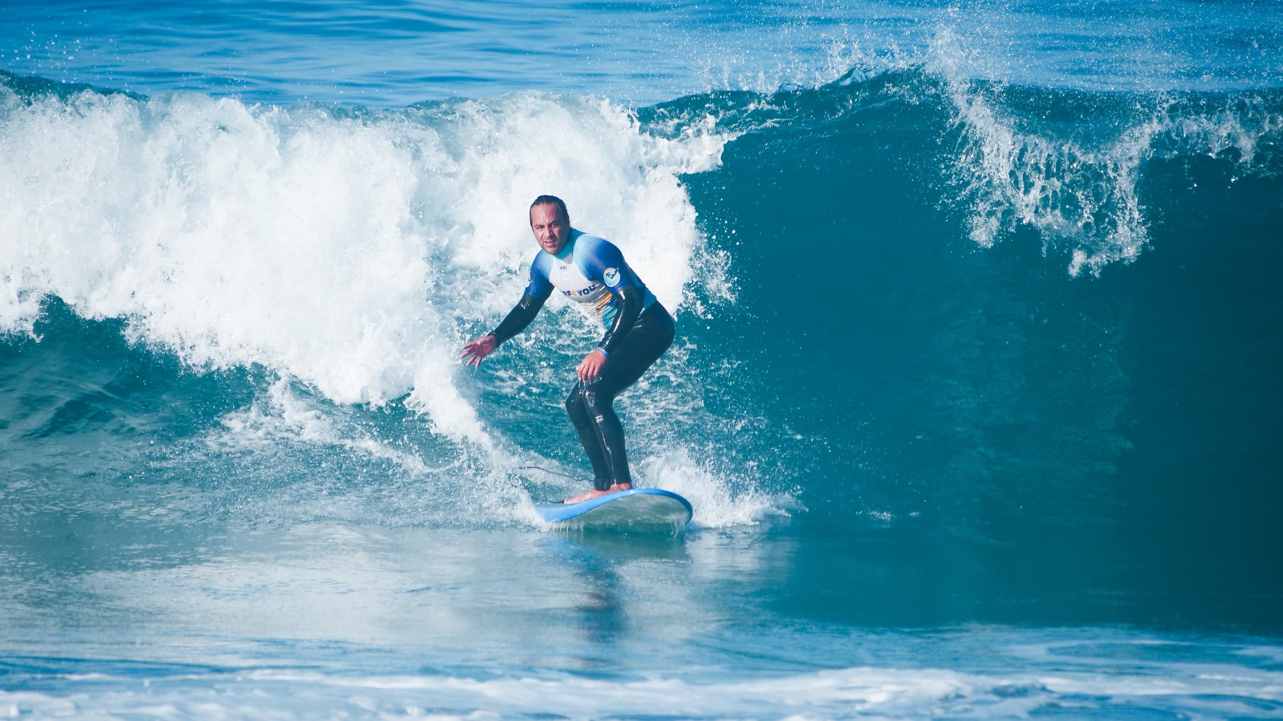 Rent Surfboards and Wetsuits in Nazaré: Flexible Rentals for Every Surf Session