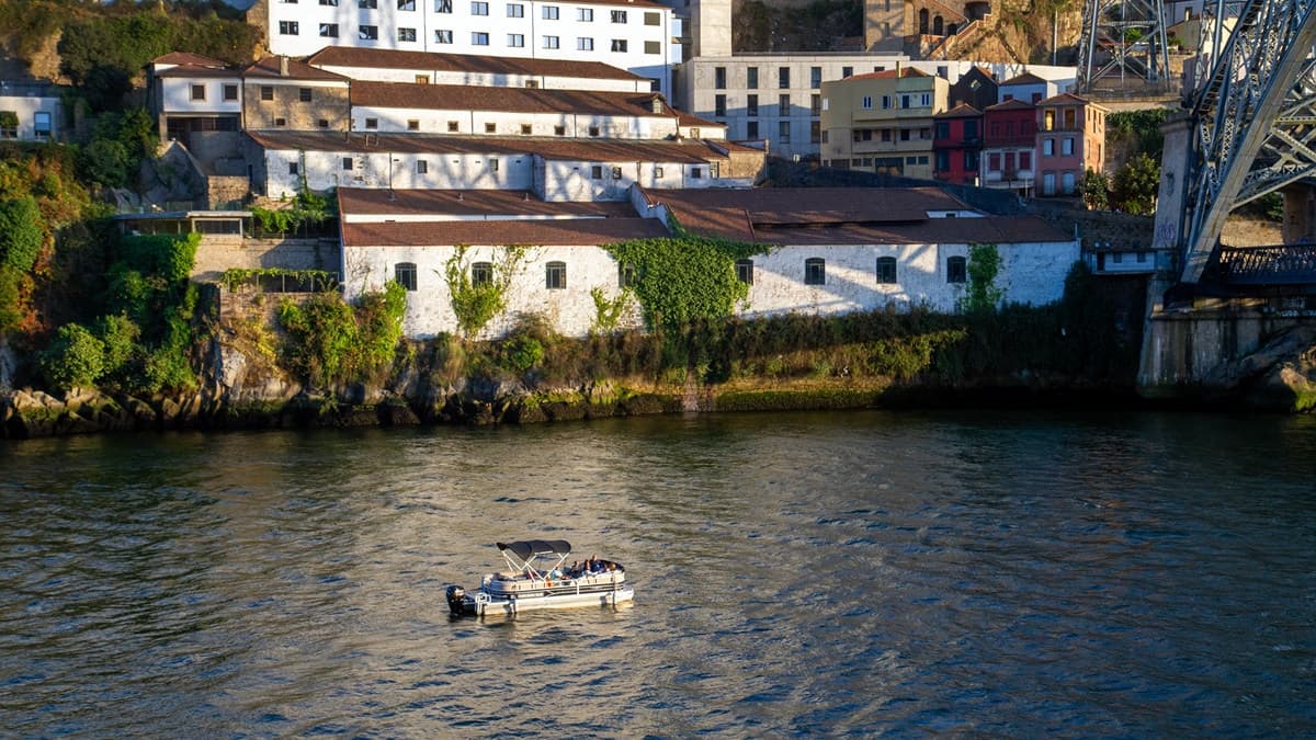 Porto River Cruise: Private Boat Tours with Gaya on Douro