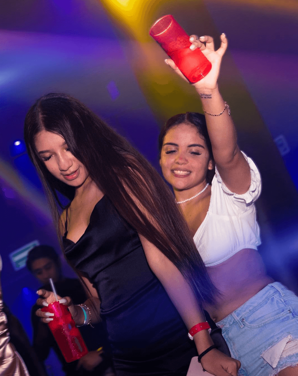 Nightlife & Party Experience at Rakata Club in Cancun