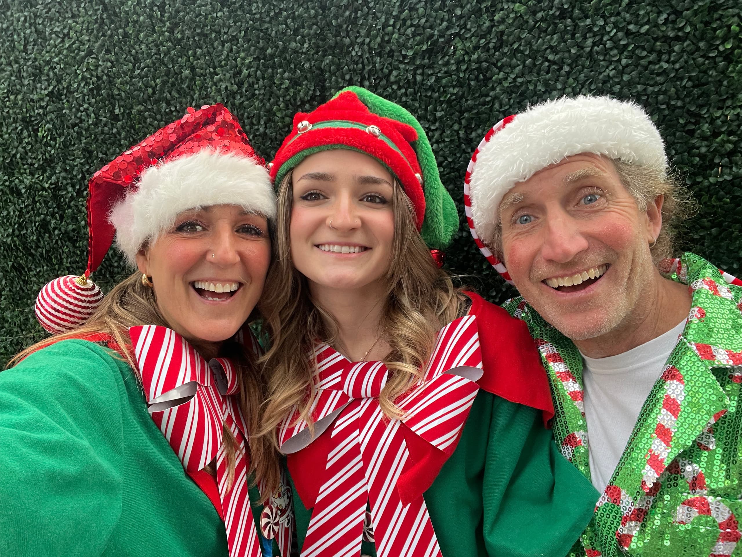 Toronto Elf Appearance: Book a Festive Mascot for Holiday Events photo 3