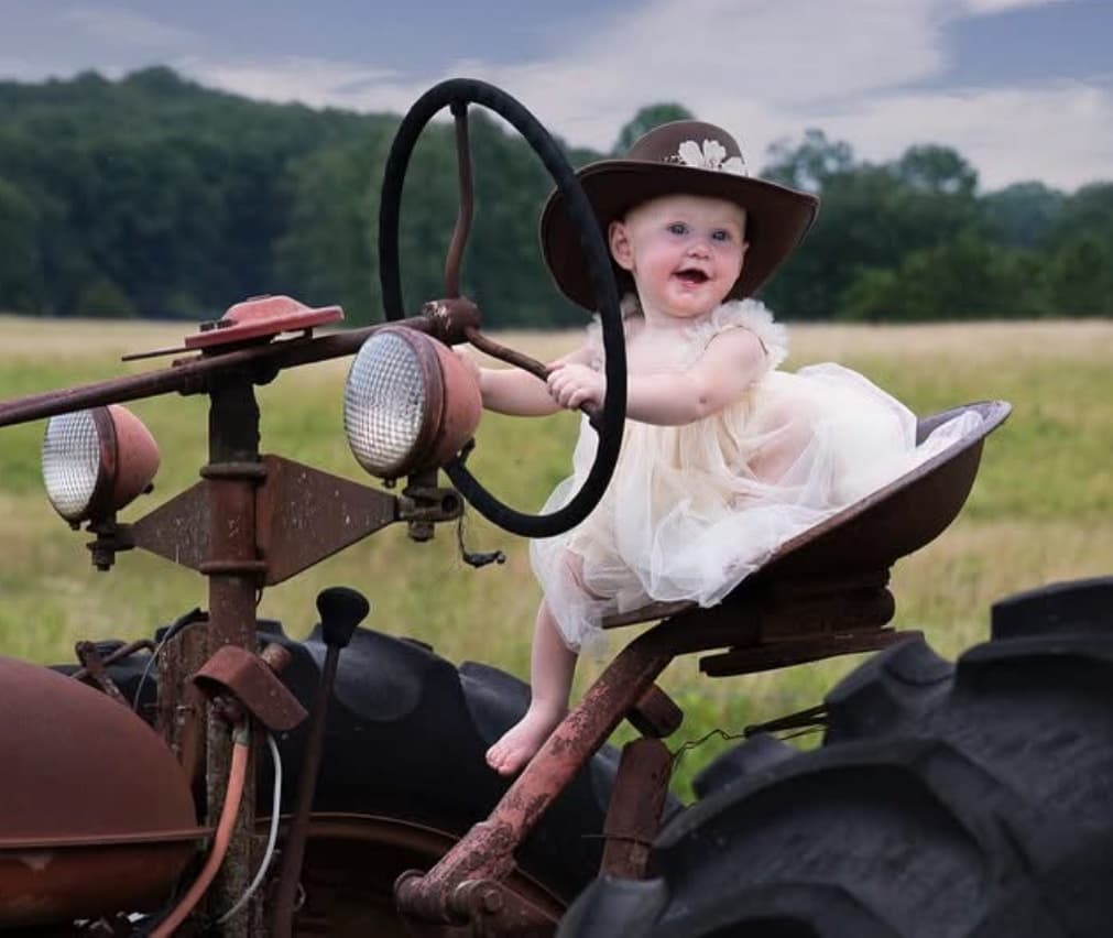 Authentic Farm Photography Sessions at Little Tail Farms