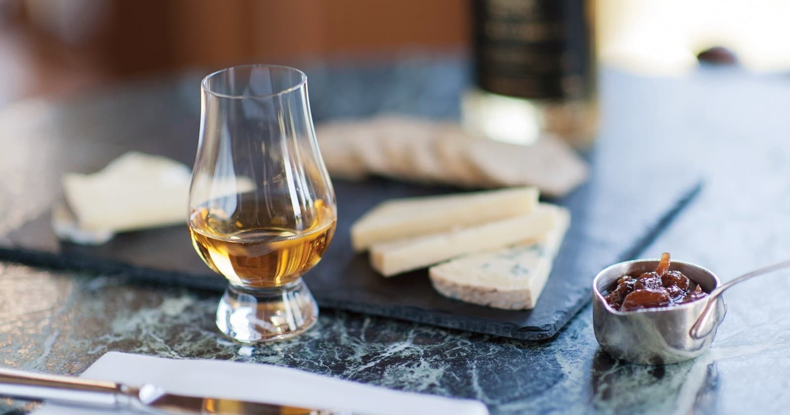 Explore Glasgow's Whisky Flight at Mharsanta: A Scottish Sensory Experience