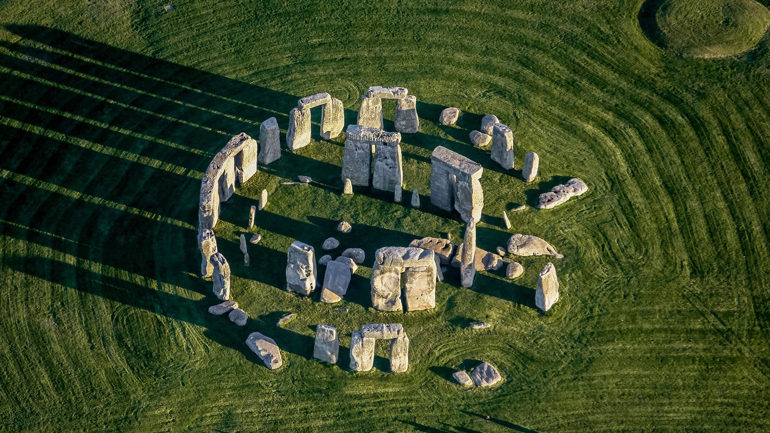 Private Stonehenge and Bath Day Trip from London — Stone Circles, Roman Baths & Georgian Streets