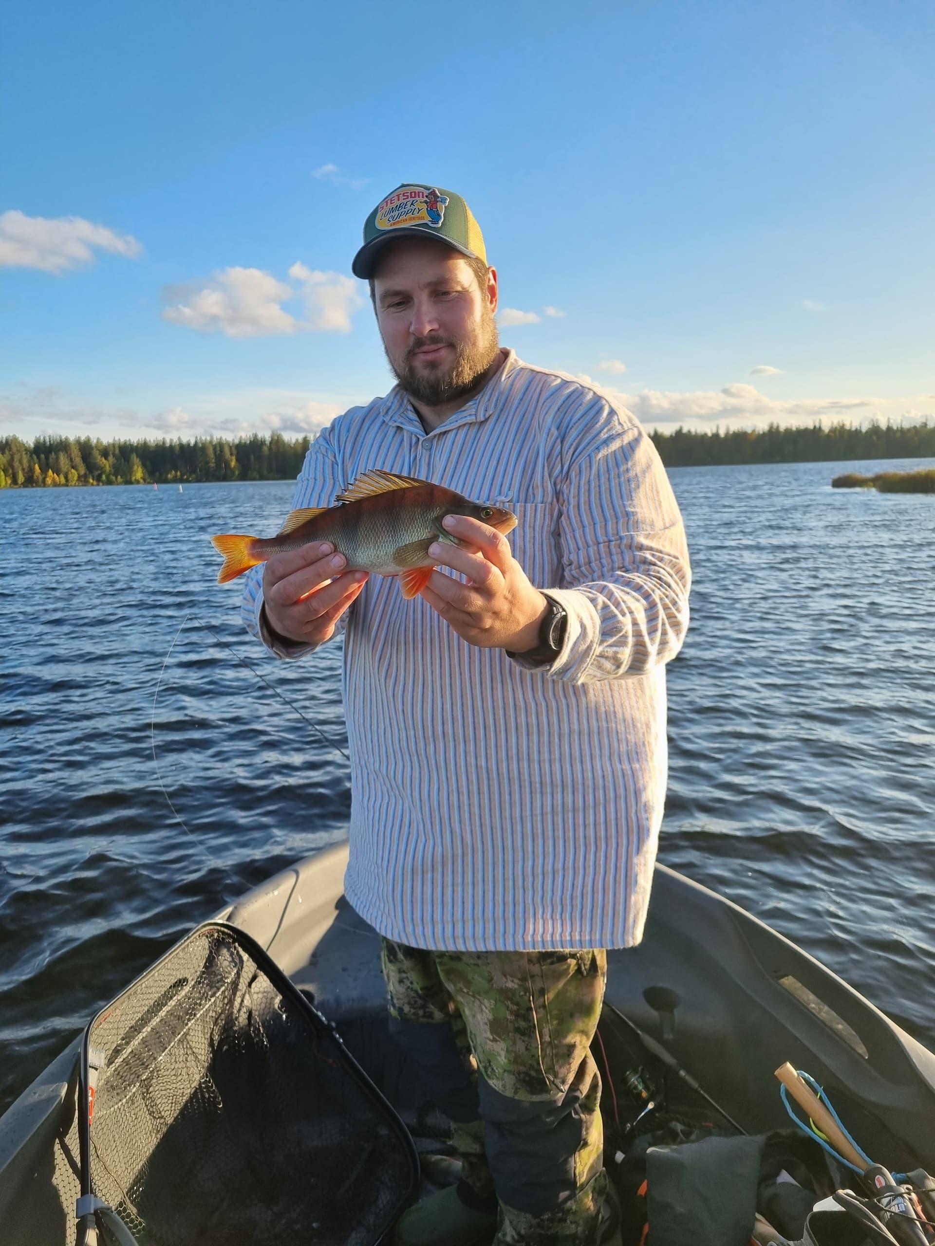 Midnight Sun Boat Fishing on Lake Pyhäjärvi: Private 3-Hour Lapland Trip