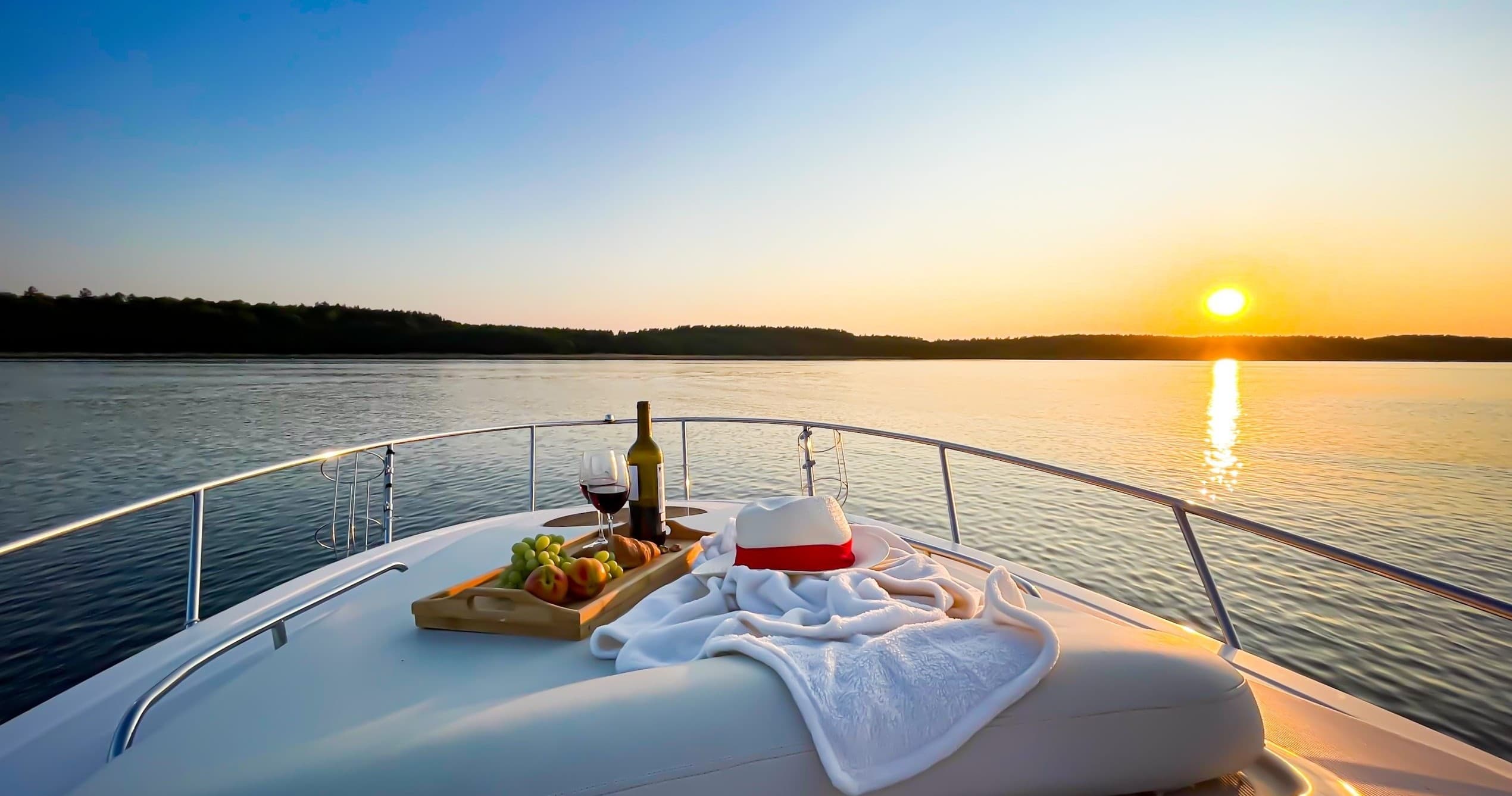 Yacht Cruises with Lagos Yacht Rentals in Algarve Portugal