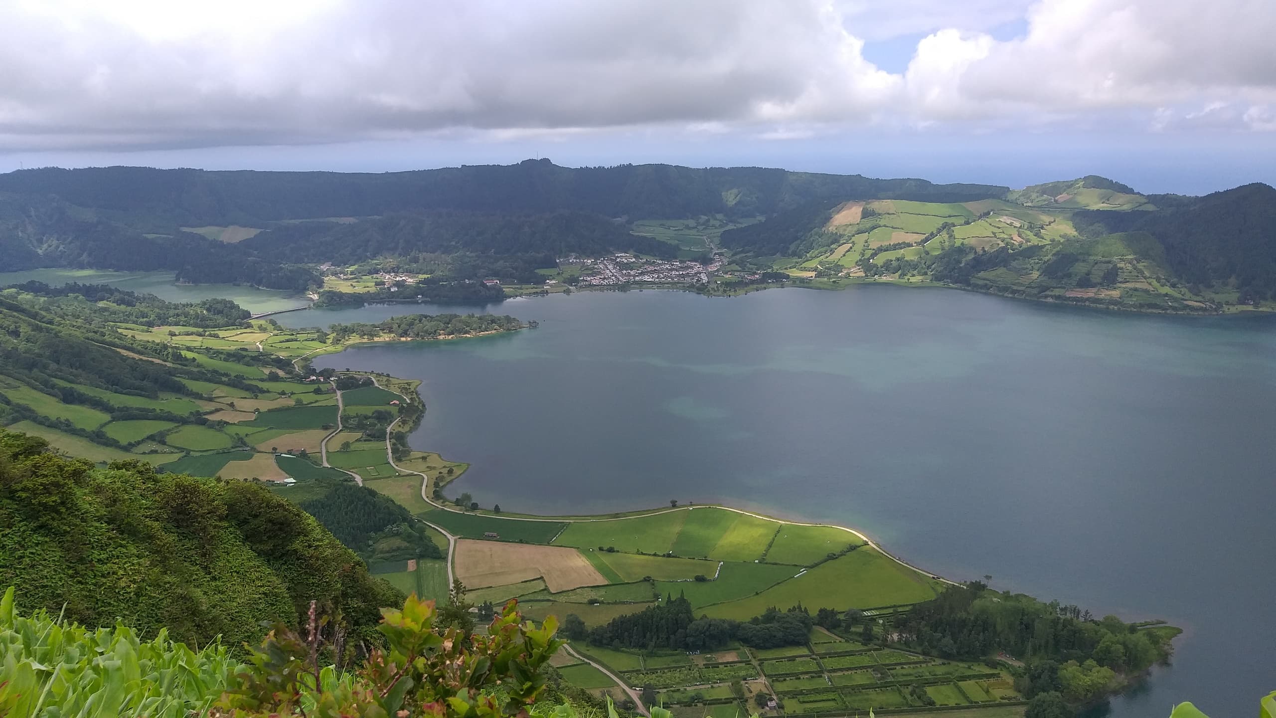 Explore the Stunning Circular Hike Around Sete Cidades Caldera in the Azores