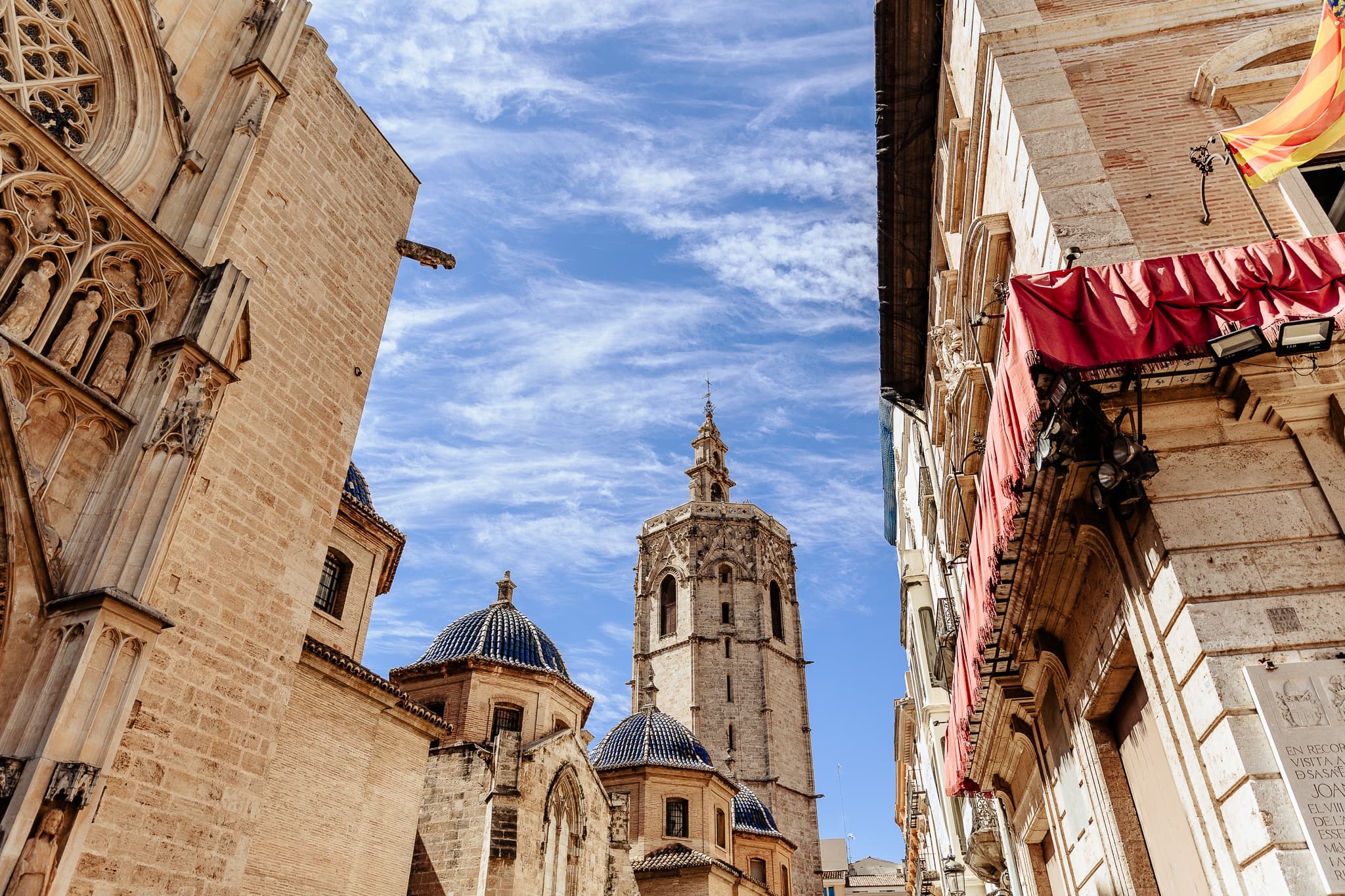 Walking Tour of Valencia by Tour Me Out – A City Adventure