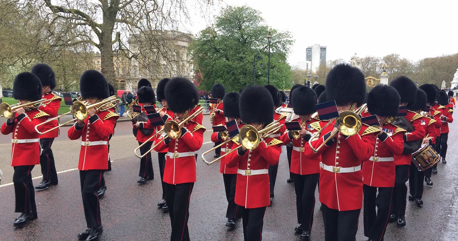 Royal Sightseeing with VIP London Tour at Windsor Castle