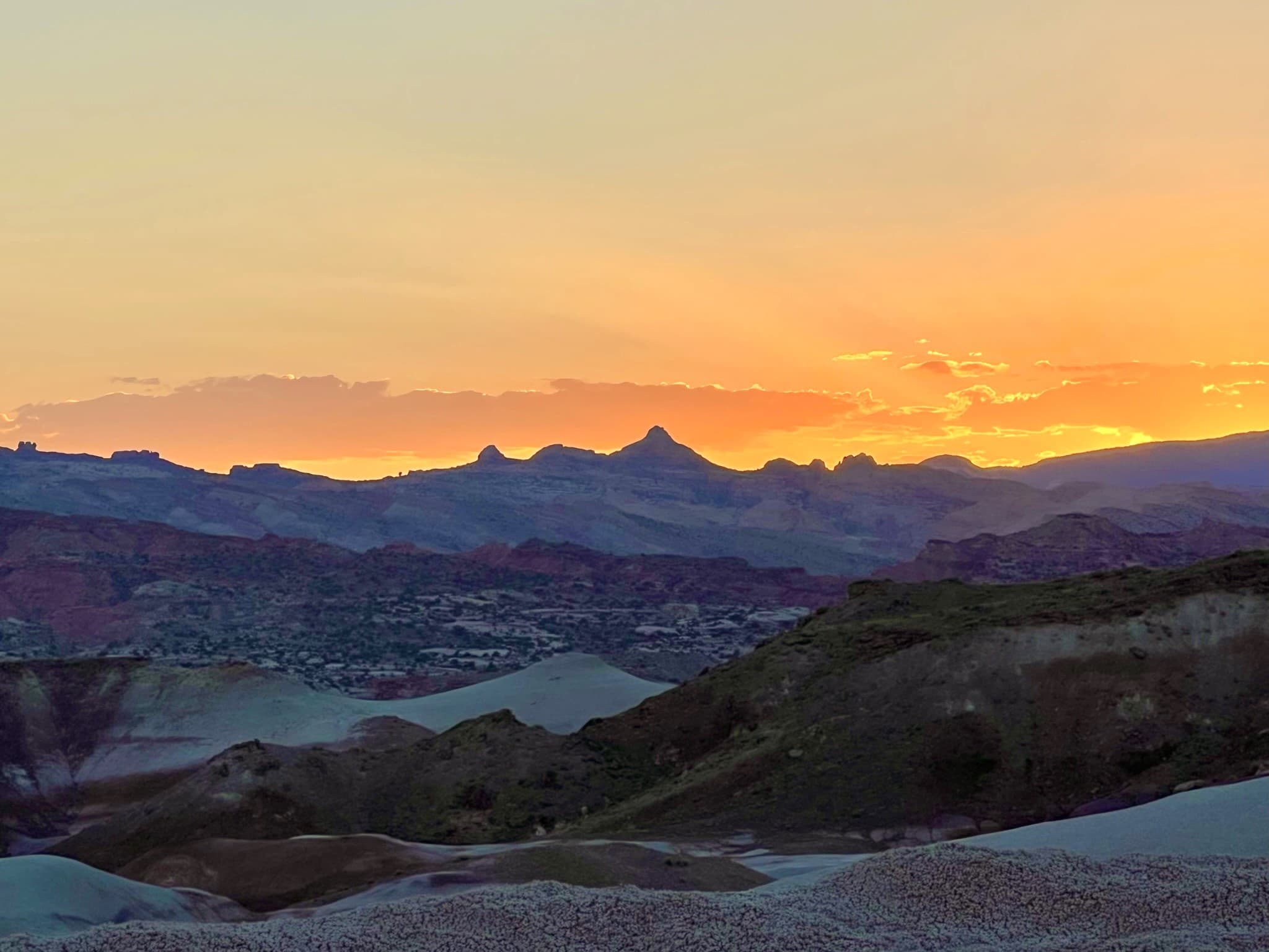 Cathedral Valley 4x4 Tour: Bentonite Hills, Jailhouse Rock & Capitol Reef Temples photo 3