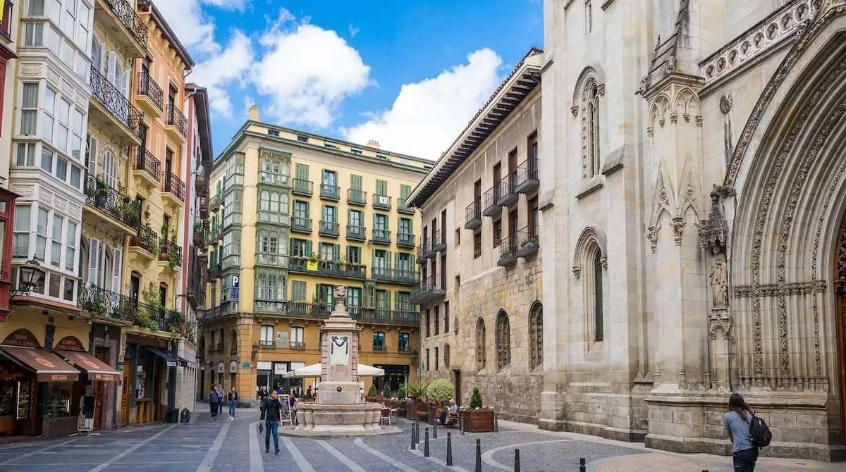 Guided Walk of Bilbao with Local Experts Tours from Donostia