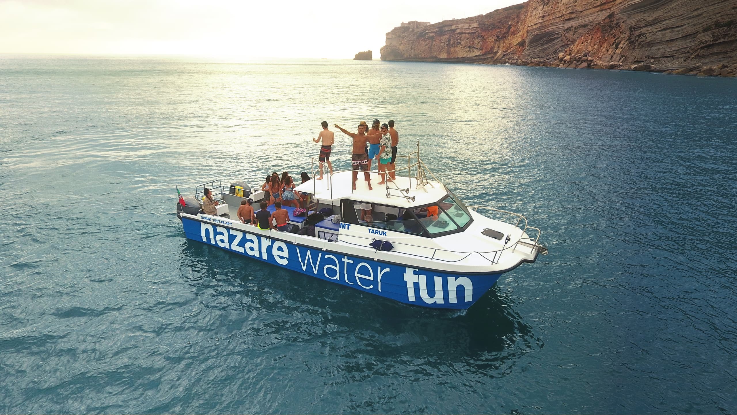 Water Activities: Sunset a Bordo in Nazaré