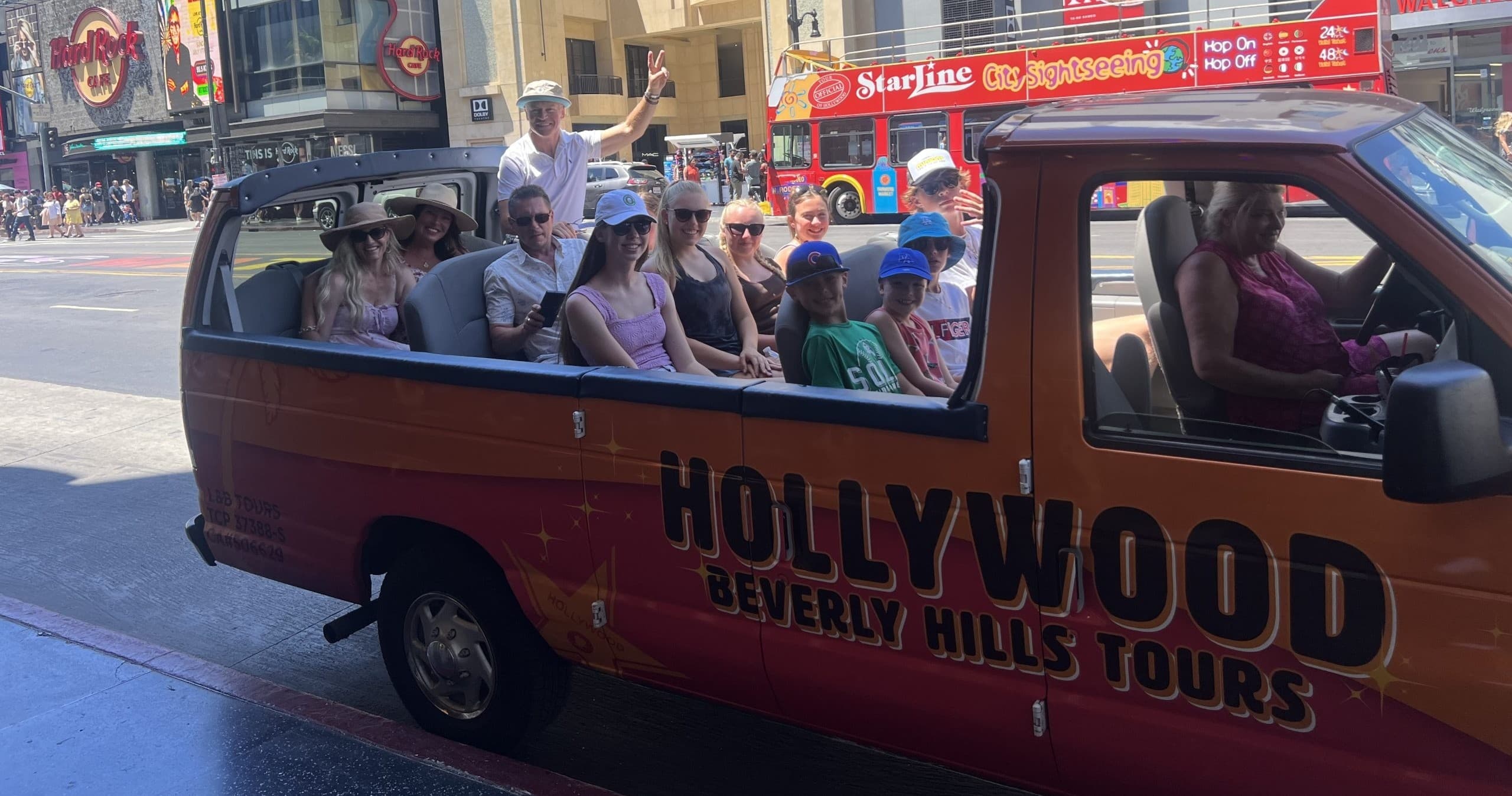 Iconic Hollywood Landmarks Tour with L/B Tours