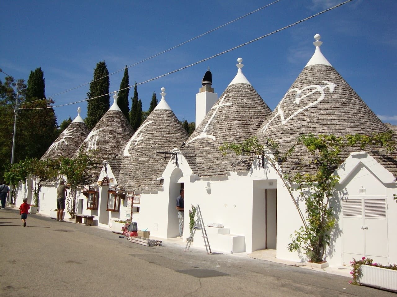 Through Cone-Roofed Streets: Alberobello's Trulli Walking Tour in Puglia