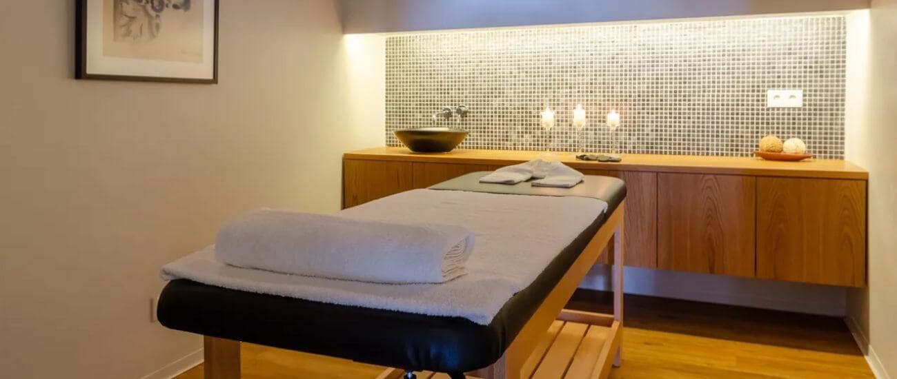 Massagem at the Quinta: One-Hour Recovery Massage in Colares, Portugal