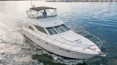Luxury Yacht Tours on Biscayne Bay with 100 Miami Luxury Rentals