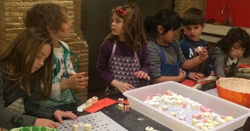 Candy-Making Workshop with Taller Escolar in Barcelona