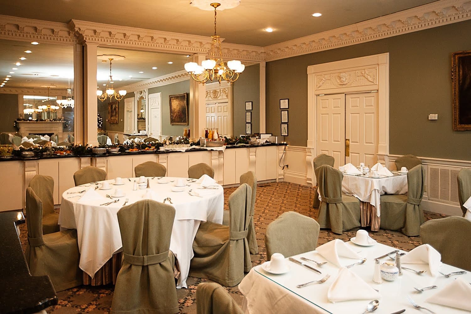 Historic Inn Breakfast & Garden Dining in Natchez