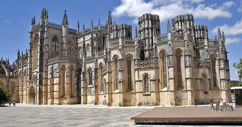 Private Full Day Tour: Fátima, Batalha & Nazaré with What to do in Portugal