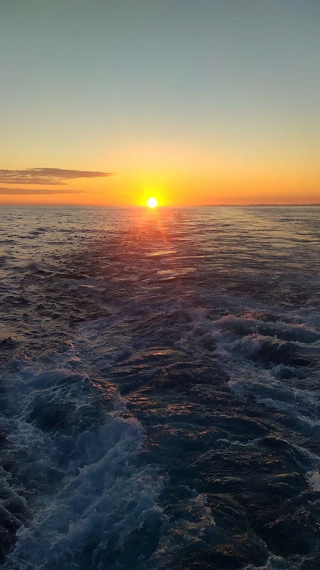 Sunrise Sailing Tour en Catamarán — Barcelona Dawn Cruise on a Luxury Catamaran photo 3