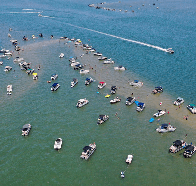 Boat Charters & Water Activities with The Octolounge in Rehoboth Bay