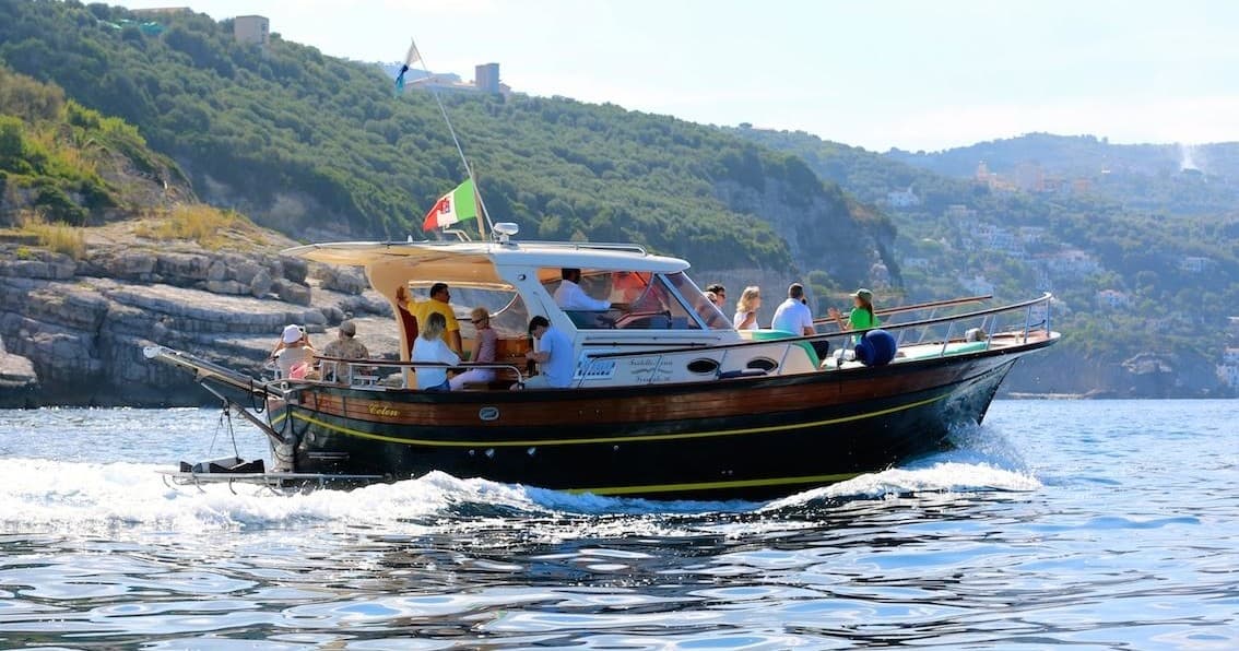 Water-Activities: Sorrento Coast Boat Tour by You Know! S.r.l