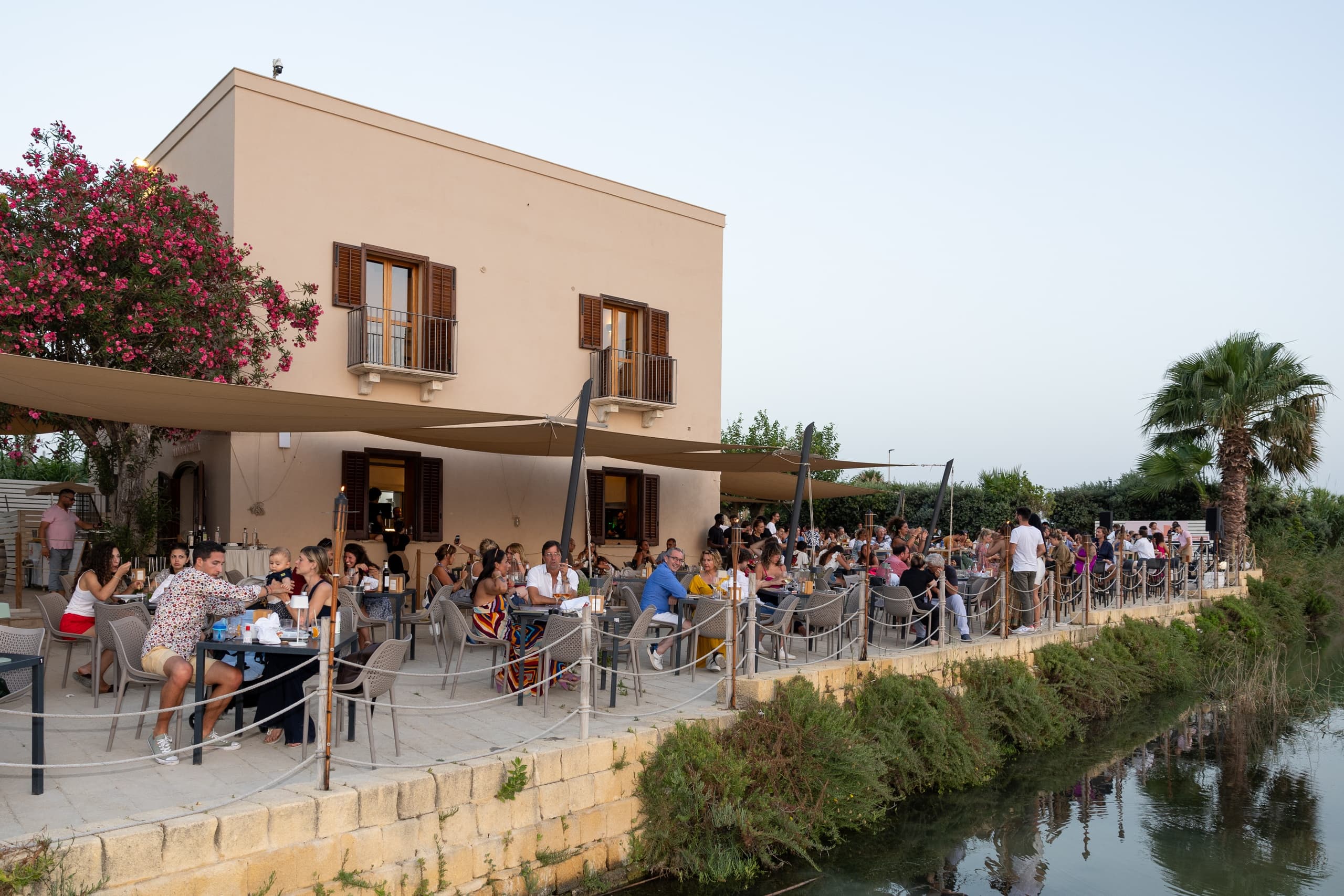 Outdoor Dining at MAMMA CAURA in SEI Saline