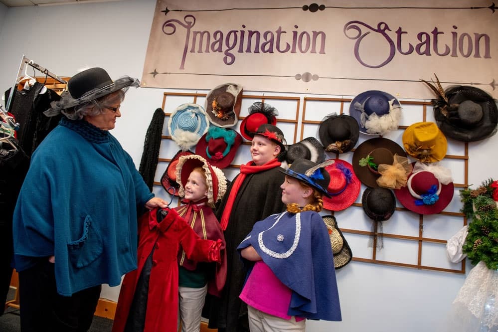 Victorian Christmas in Cambridge, OH: JE Reeves Mansion & Dickens Village Day Tour