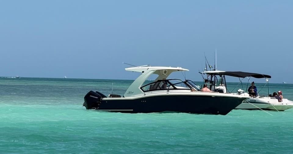 Islamorada Full-Day Luxury Charter: Sandbar Cruises, Lighthouse Views & Private Boat Rental