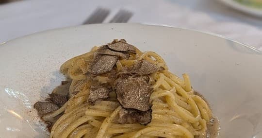 Milan Centro Private Food Tour: Hidden Churches, Pastries and Prosecco