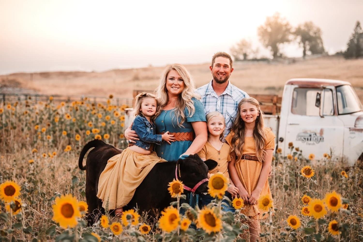 Sunflower Sessions at Rusty Truck Ranch: Vintage Props & Bloom Photography