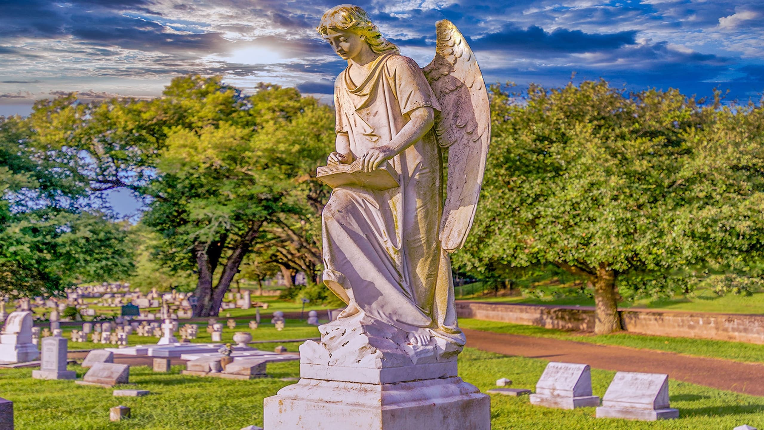 Explore History and Stories on the Natchez City Cemetery Tour