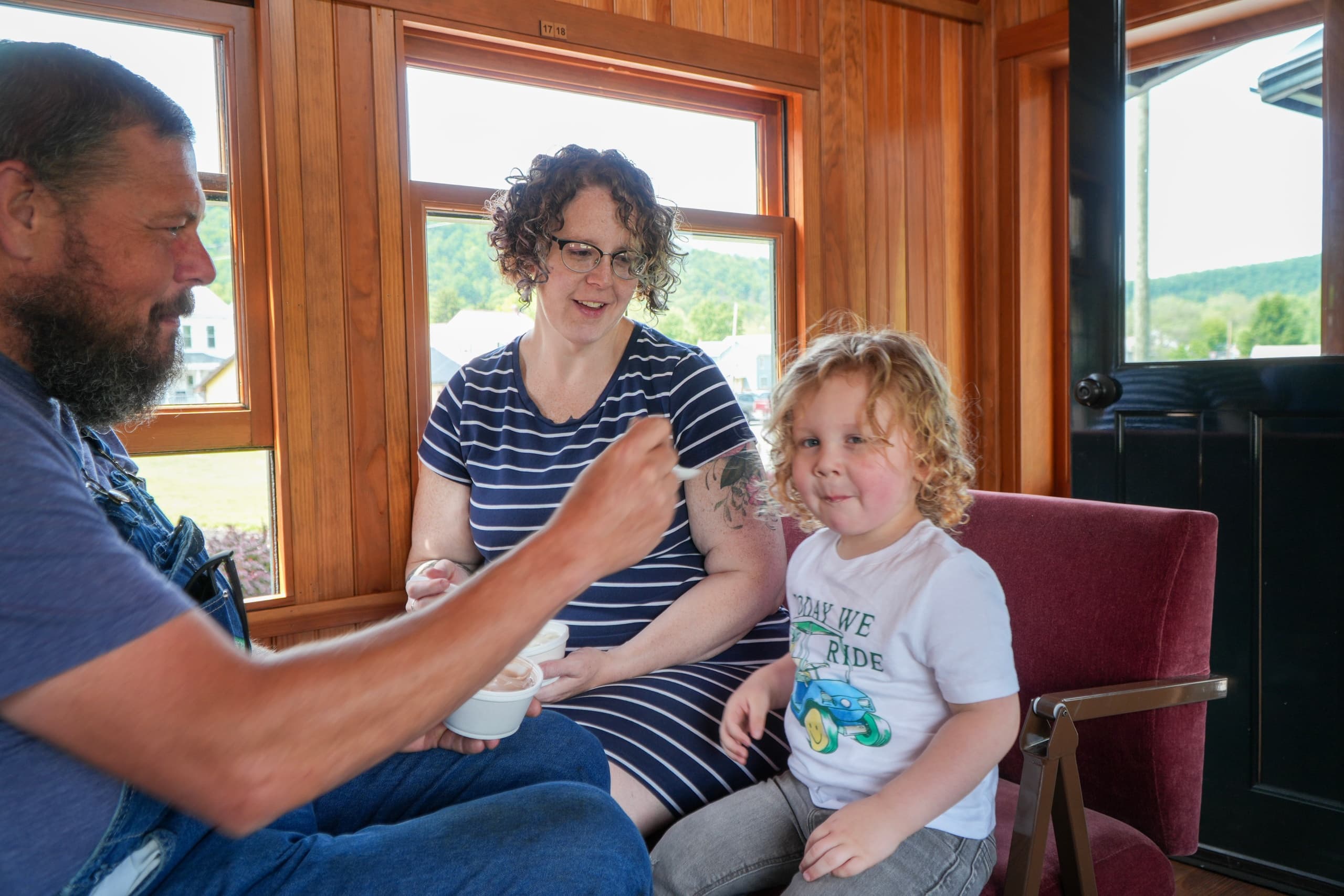 The Sundae Special: Scenic Train & Ice Cream in Rockhill, PA