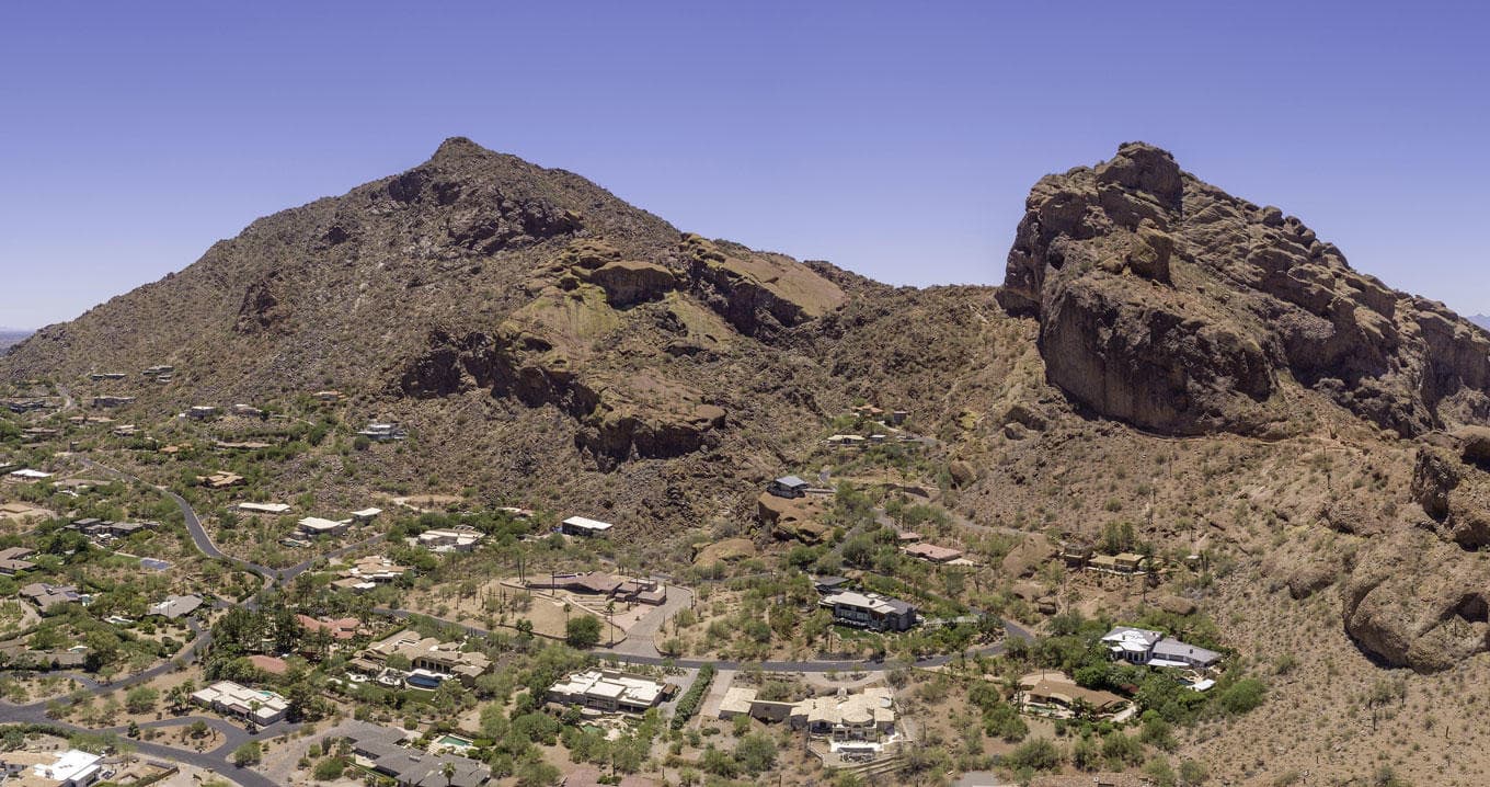 Camelback Mountain Day Hike with DUKOUT Adventures