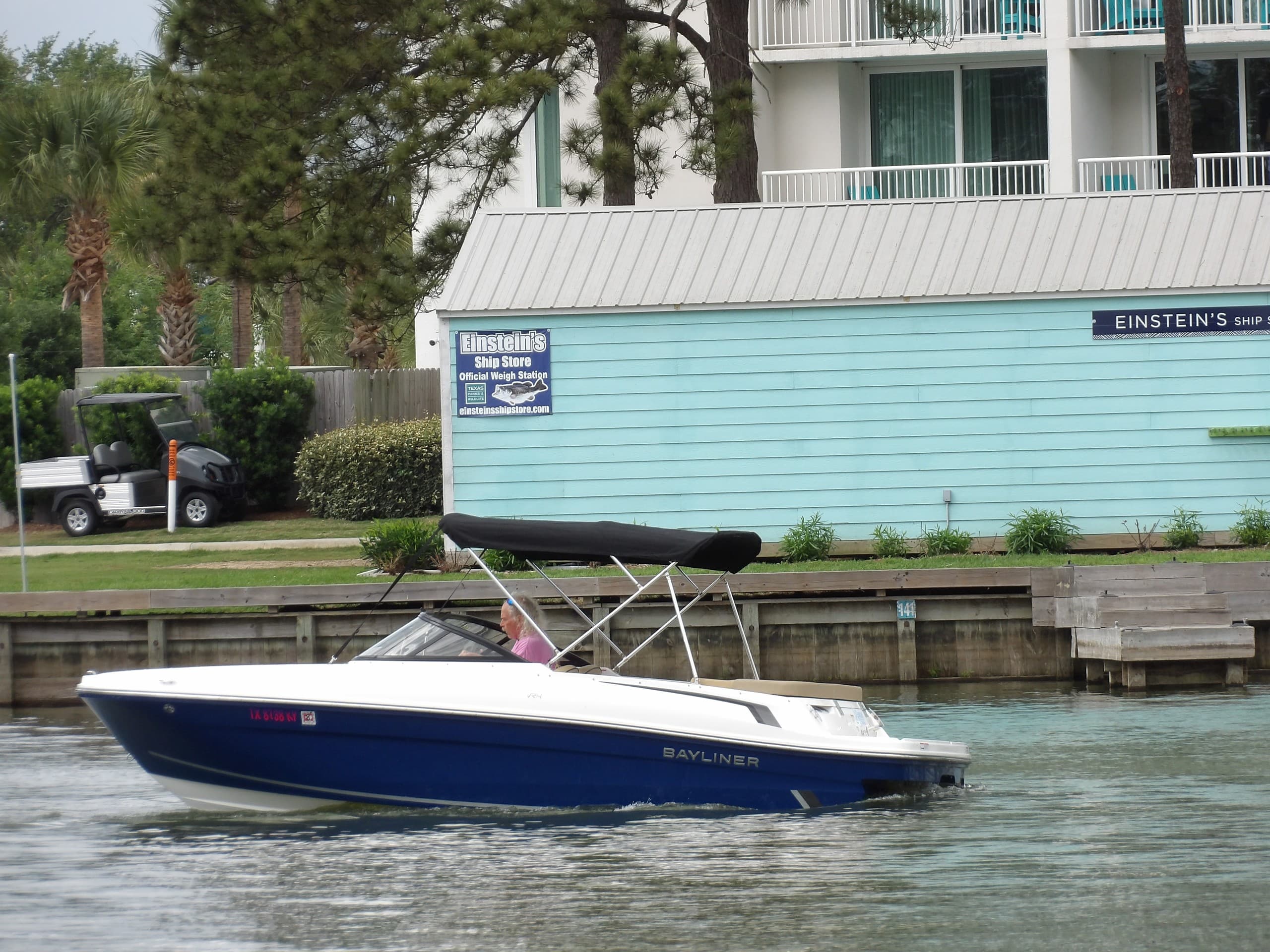 Pilot a 19' Bayliner on Lake Conroe: Self-Captained Boat Rental in Montgomery, TX photo 2